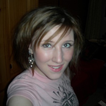 Dory - Milf à Comines-Warneton Profil de Dory, 24 ans, Milf à Comines-Warneton (Hainaut)